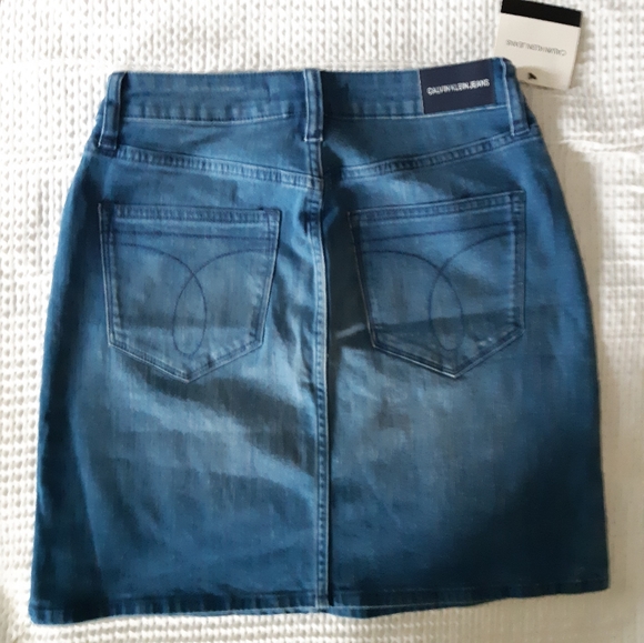 NWT****Calvin Klein Jeans skirt size 4 - Picture 2 of 8